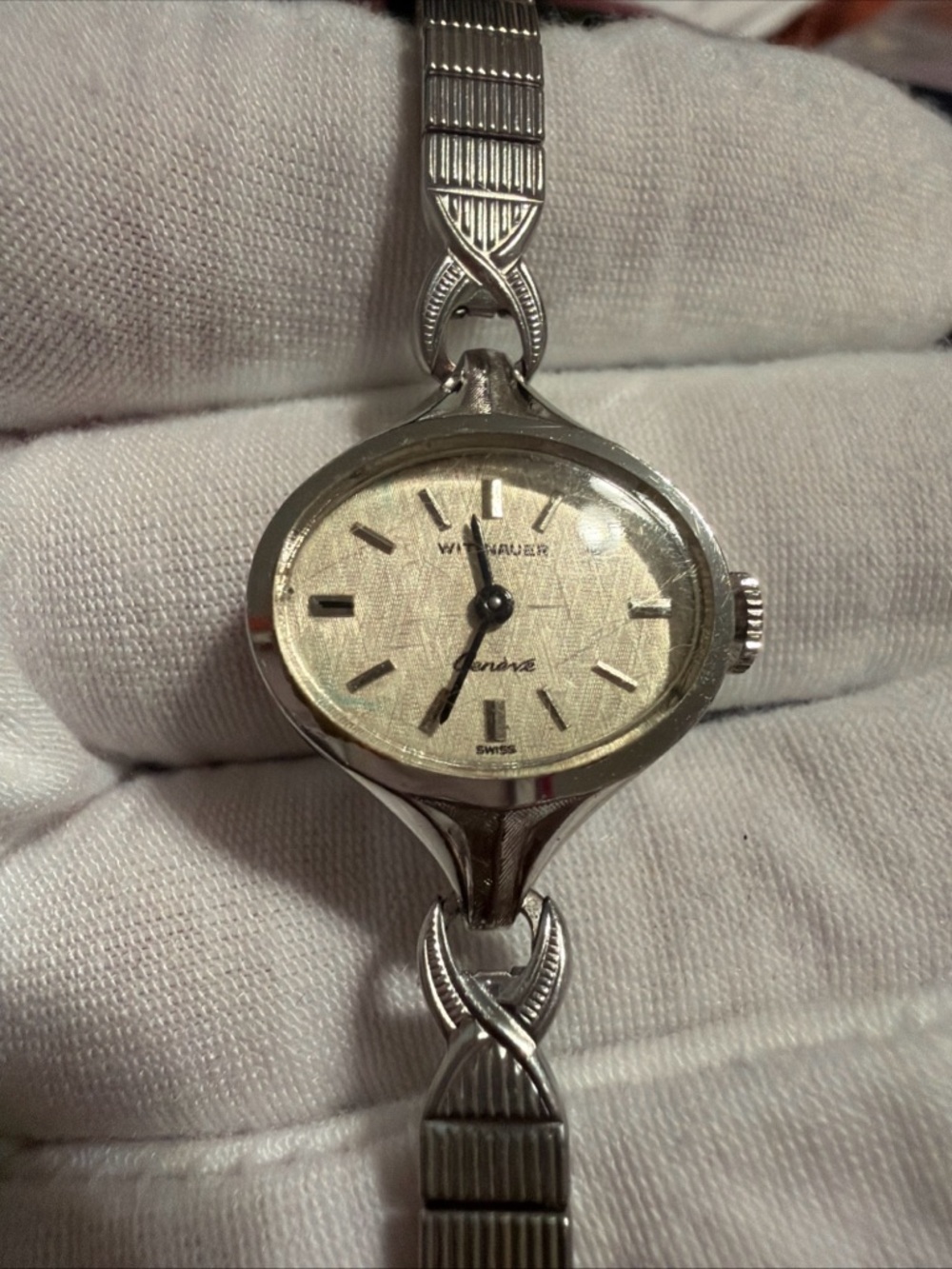 Vintage Swiss Wittnauer Silver-Tone Ladies Dress Watch
